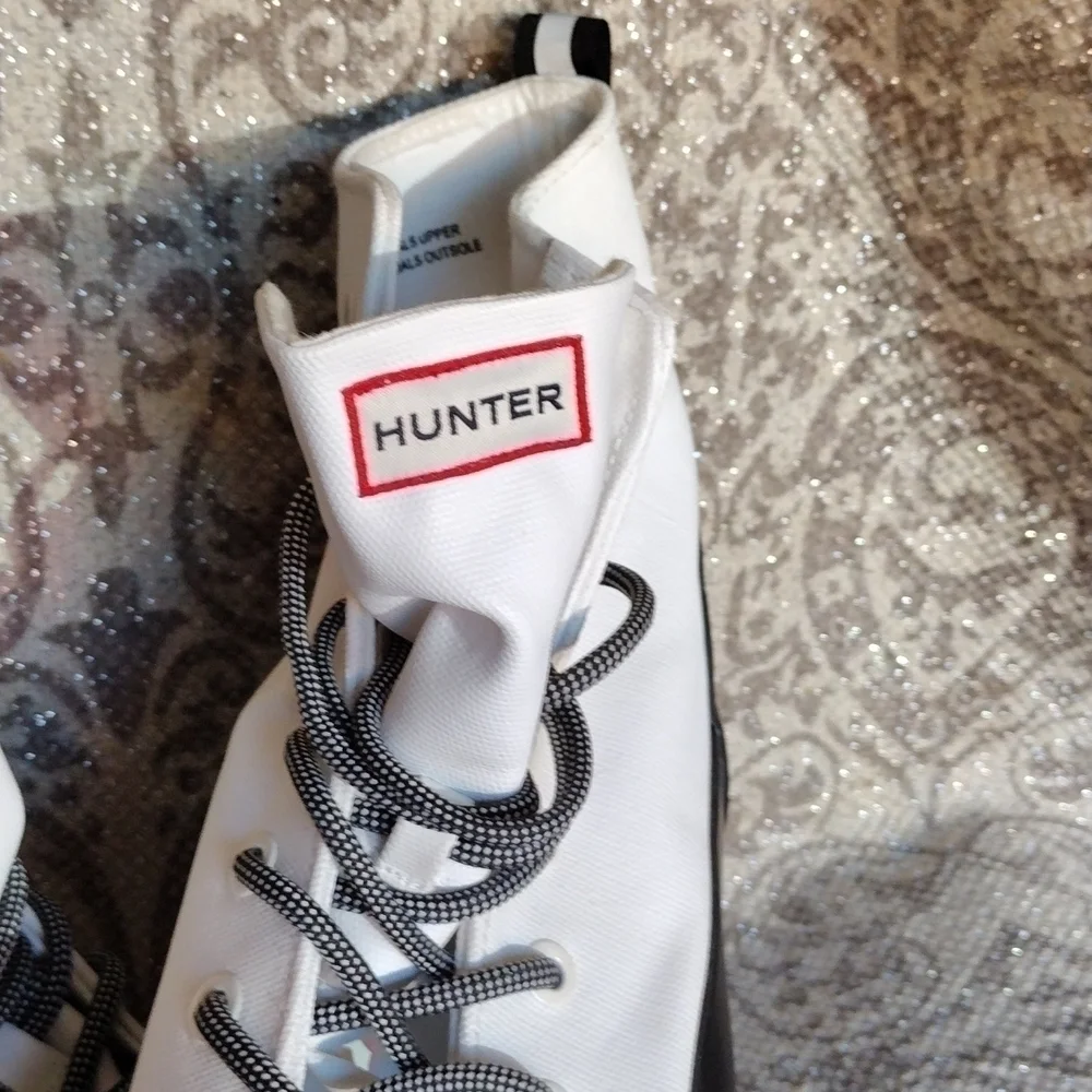 Hunter for Target Adult Unisex Sneakers M12/ W14   Nwot in White and Black - Picture 2 of 6